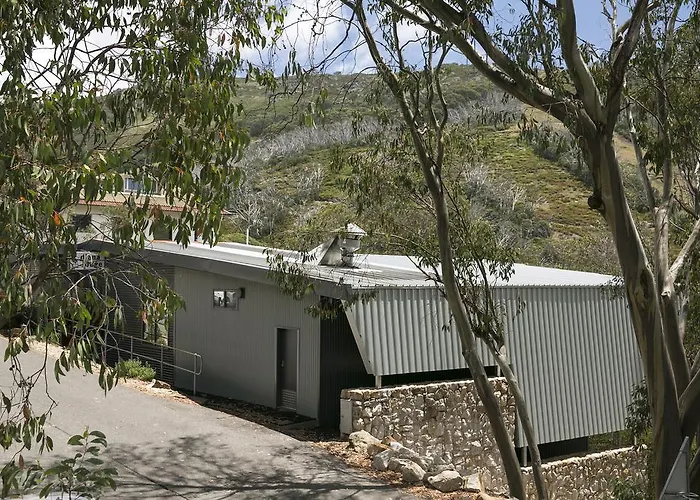 Diana Alpine Lodge
